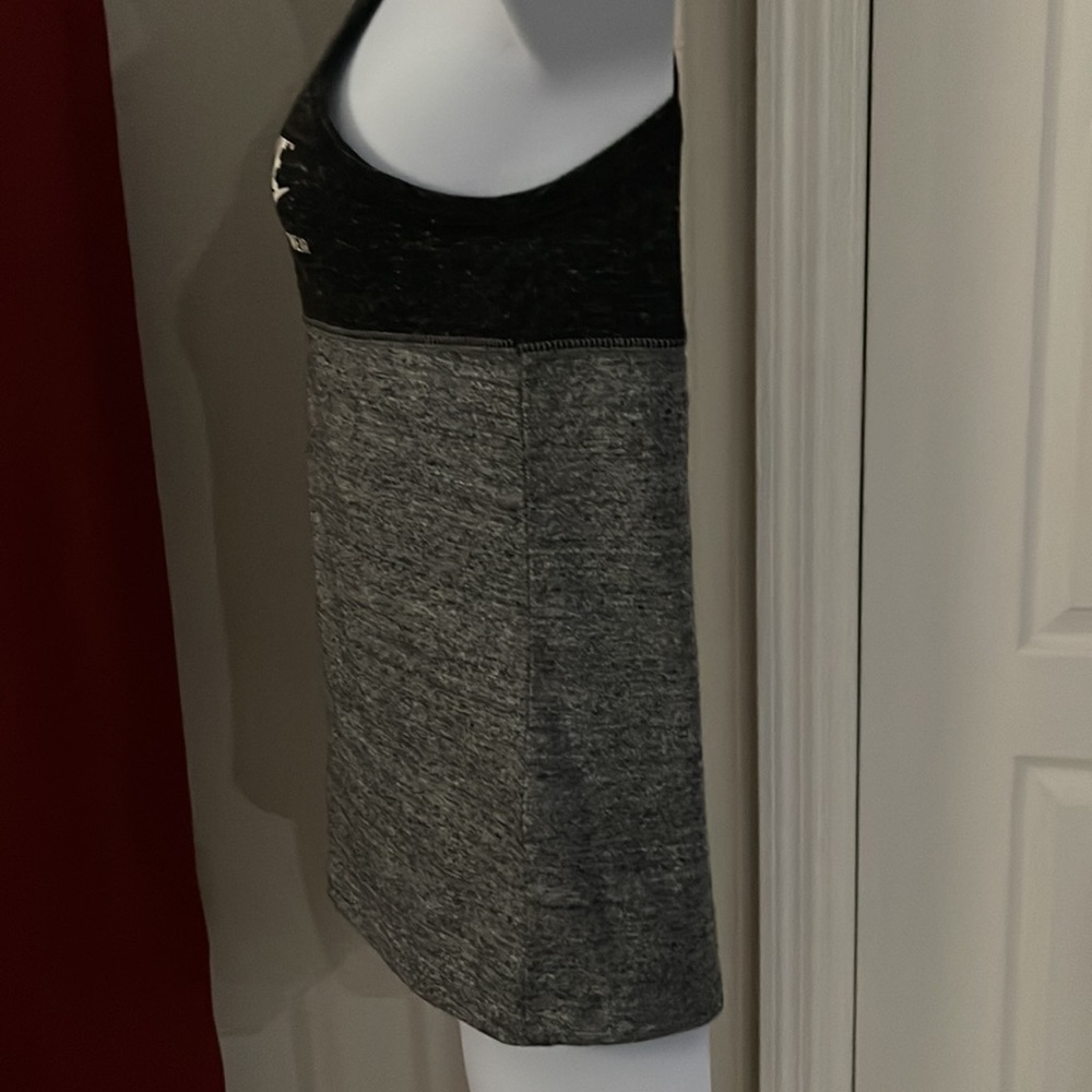 Nike Performance Tank - Picture 3 of 5